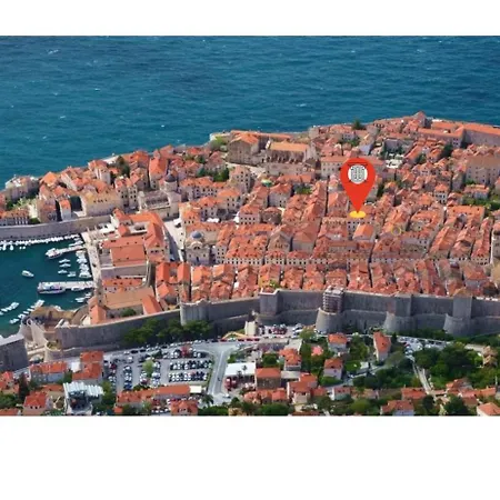 Throne Of 2 * Dubrovnik