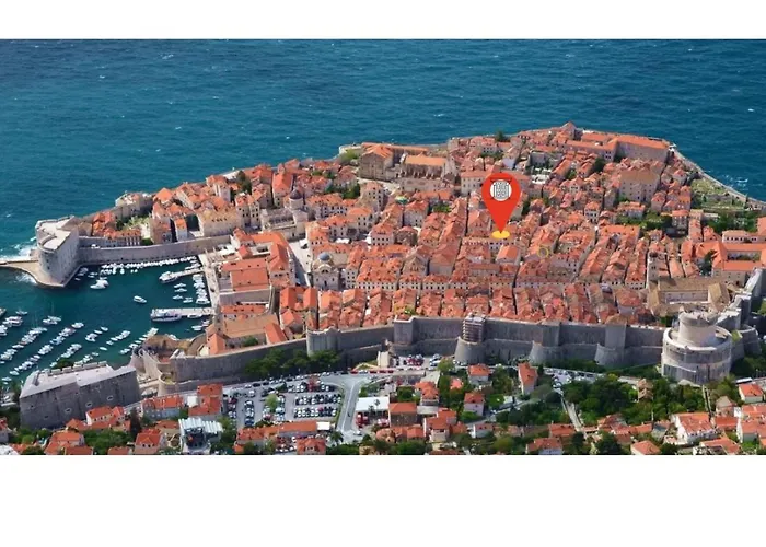 Throne Of 2 * Dubrovnik